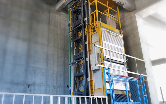 性能典范！徐工井道施工升降機助建超高層商務中心項目