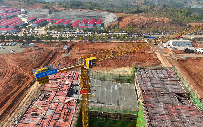 跑出加速度！37臺徐工塔機批量助建
