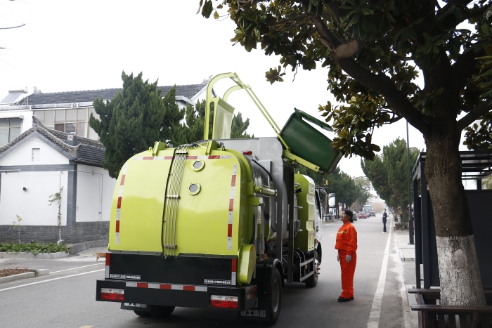 零碳收運、高效閉環(huán) | 徐工純電動餐廚垃圾車助力賈汪潘安湖綠色環(huán)衛(wèi)升級